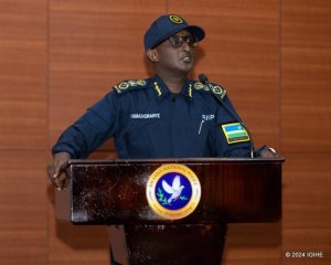 Umuyobozi wa Police y'u Rwanda yavuze ku hazaza h'umutoza Mashami watwaye igikombe cy'Amahoro