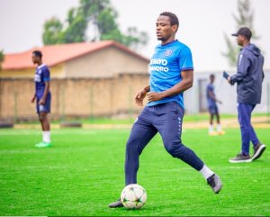 Muhadjiri yasubije abibaza niba atekereza kuzakinira Rayon Sports
