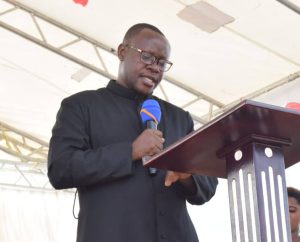 Padiri uzwi yasabye abayobozi ba CNDD FDD kwitandukanya n'ibyaha kuko byatuma igihugu gitera imbere
