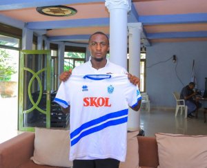 Sugira Ernest yamaze gusinyira ikipe ya Rayon Sports 