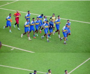 Reba mu mafoto uko Rayon Sports yatangiye imyitozo yitabiriwe na bamwe mu bakinnyi bashya