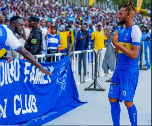 Akari kumutima wa Onana wahundagajweho amafaranga n'abafana ba Rayon Sports 