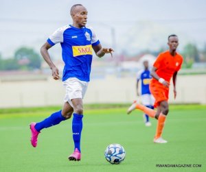 Mackenzie nyuma yo gutsindira Rayon sports igitego yasubije abamwibasira bamwita umusaza