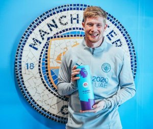 Kevin De Bruyne yabaye umukinnyi w'umwaka muri Premier League 