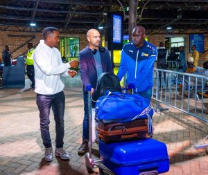 Umutoza mushya wa Rayon Sports yageze i Kigali ashimagiza shampiyona y'u Rwanda
