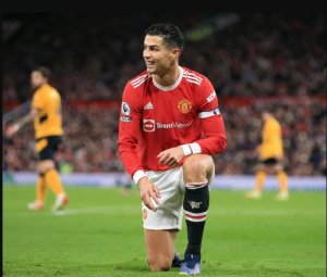 Cristiano Ronaldo yakoze ikintu gitangaje kubera ibihe bibi United irimo