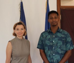 Israel Mbonyi yagiranye ibiganiro na Amb. Aurélie Royet-Gounin
