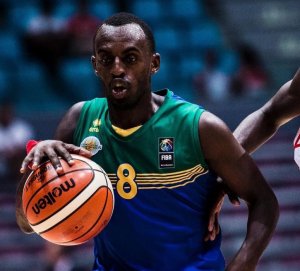 "Nishimiye ko natanze Byose"-Umunyabigwi muri Basketball Aristinde Mugabe yasezeye mu ikipe y'Igihugu