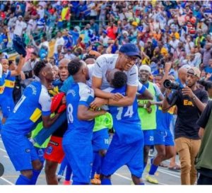 Perezida wa Rayon Sports yasubije abayovu bari kwigamba nyuma yo gutwara umukinnyi wayo