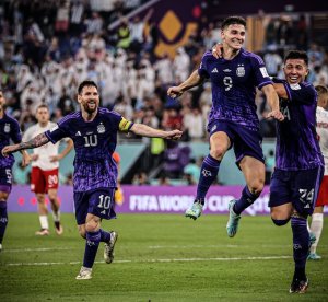 Argentina yavuye mu itsinda yemye nyuma yo gutangira nabi,Mexico itaha mu marira