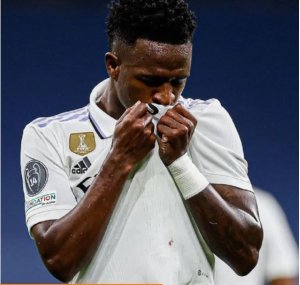 Bamwe mu bakoreye Irondaruhuru Vinicius Junior bafatiwe ibihano