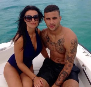 Urugo rwa Kyle Walker rwasenyutse kubera ubusambanyi bwamwokamye