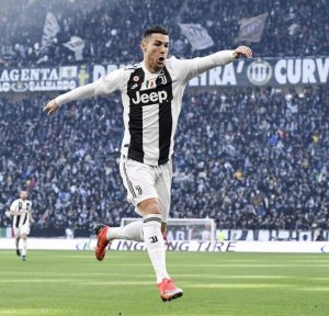 Cristiano Ronaldo yaciye ibintu kubera ikintu yaguze mu rwego rwo kwishimira igikombe cya shampiyona Juventus yatwaye [AMAFOTO]