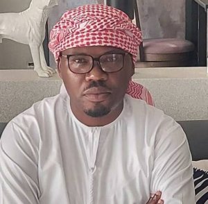 IFOTO Y'UMUNSI:Bamporiki yagaragaye yambaye nk'Abayisilamu