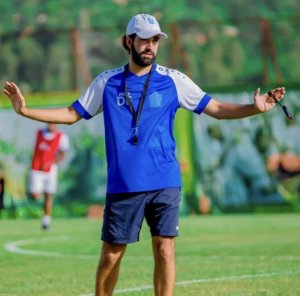Rayon Sports yikiranuye n'umutoza watumye ifatirwa ibihano na FIFA