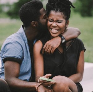  Ibi nibyo byihariye umugabo akorera umugore akunda gusa 