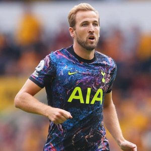 Harry Kane yahisemo kuguma muri Tottenham bituma Manchester City ishaka rutahizamu w'umunyabigwi