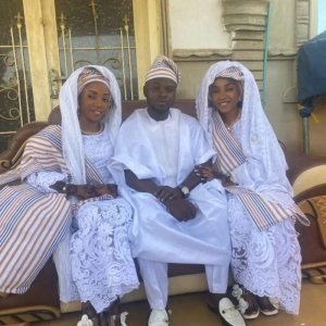 Umugabo yashyingiranwe n'abakobwa b'impanga ku munsi umwe