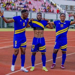Amavubi y'abakinnyi 10 yahagamye Benin ayikuraho inota bigoranye