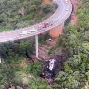 Umwana w'imyaka 8 ni we warokotse impanuka ya bisi yishe abantu 45