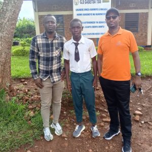 Umukinnyi wa Etoile de l'est yakiriwe nk'umwami asubiye ku ishuri nyuma yo gutsinda Marines FC