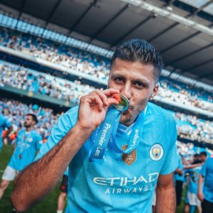Rodri yibasiye bikomeye ikipe ya Arsenal nyuma yo kuyitwara igikombe