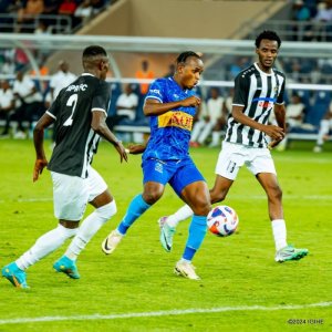 Muhire Kevin yahaye igisubizo uwamubajije niba atazasinyira Rayon Sports nibura Miliyoni 40 FRW yifuza