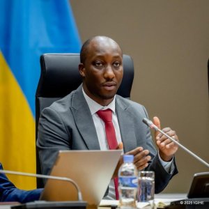 Minisitiri Gasore yakomoje ku mpamvu hashyizweho igihano cy'igifungo ku bashoferi banga guhagarara