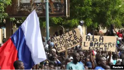 Niger iri kwirukana u Bufaransa igitaraganya nabwo bukarambara ngo ntibahava
