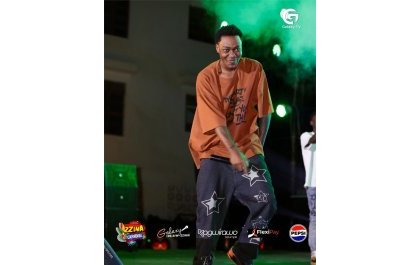 Uganda: Umuhanzi yaguye igihumure ku rubyiniro