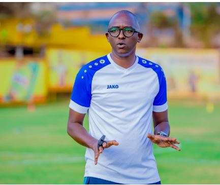 Umugambi wo kwirukana umutoza wa Rayon Sports waburijwemo 