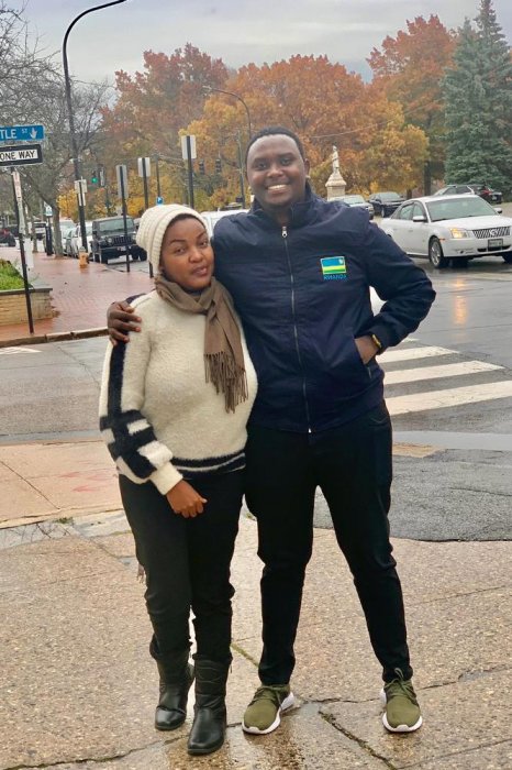 Umuhanzikazi Clarisse Karasira n'umugabo we bagiye gutura muri America