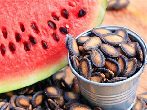 Sobanukirwa akamaro gakomeye k'imputo za watermelon benshi bajugunya 