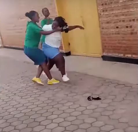 Rwanda:Ba banyeshuri barwanye bapfa umusore bagejejwe mu bitaro