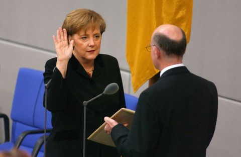 Angela Merkel,chancelière wa mbere w'umugore w'Ubudage arava ku butegetsi uyu munsi