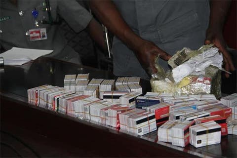 Aboubakar Yafatanwe amakarita ya banki 'ATM cards' 2886