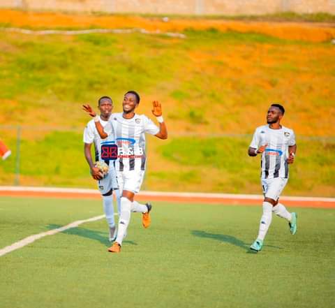 APR FC yigobotoye bigoranye Etincelles yisubiza umwanya wa mbere 
