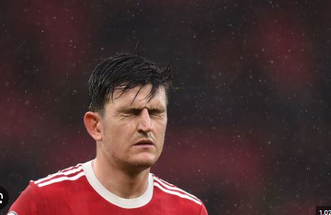 Harry Maguire wambuwe igitambaro n'umutoza yariye karungu