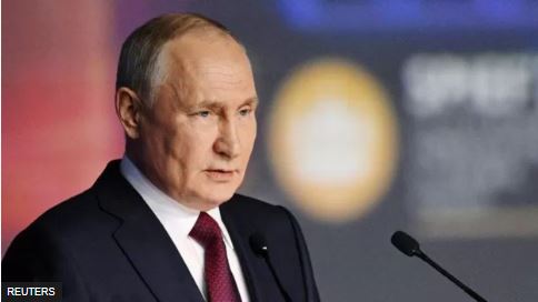Putin nawe yemeje ko intwaro kirimbuzi za mbere zageze muri Belarus