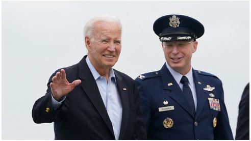 Perezida Biden watunguranye aha Ukraine intwaro “zitemewe ku rugamba” yasuye Ubwongereza