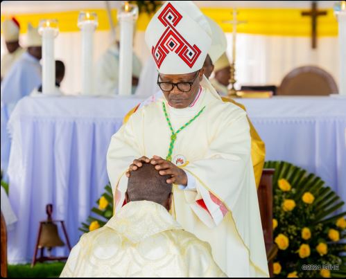 Musenyeri Ntagungira Jean Bosco waragijwe Diyosezi ya Butare yimitswe