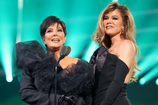 Khloé Kardashian ashinja nyina kumutererana akiri muto bikamuviramo ihungabana
