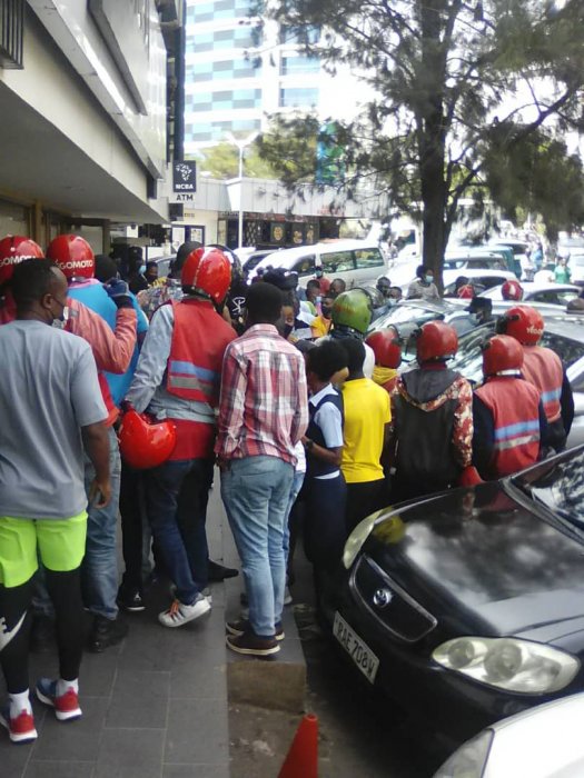 Umufundi yahanutse ku nyubako ya La Bonne Adresse ari kubaka