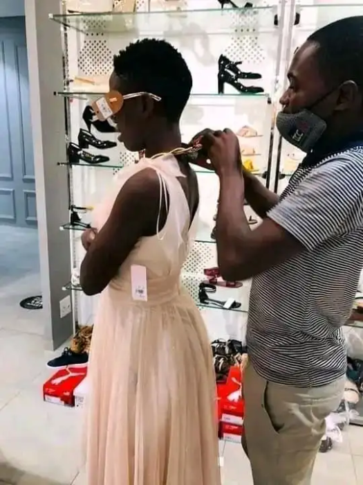 Umusore yashyingiranwe n'umukobwa usabiriza bahuye akamuhindurira ubuzima [AMAFOTO]