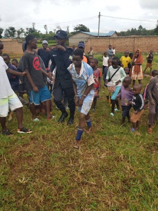Kapiteni wa Fatima y'abagore yambitswe amapingu kubera guteza imvururu mu mukino