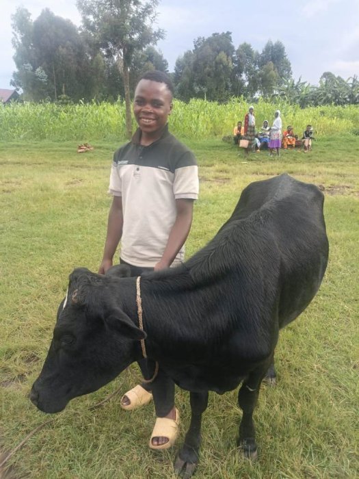 Umuturage wa Uganda yasubijwe inka yibwe ikazanwa mu Rwanda