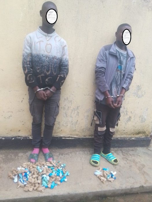 Nyamasheke : Babiri bafatanywe udupfunyika 122 tw'urumogi