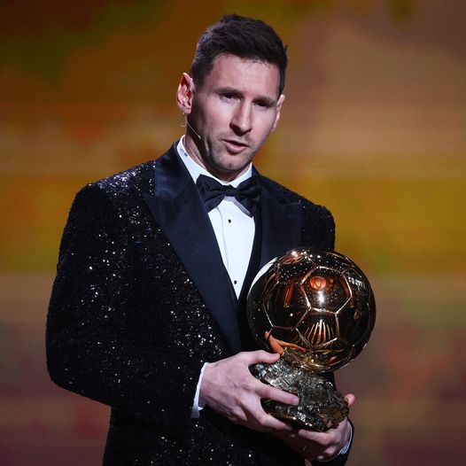 Lionel Messi yegukanye Ballon d'Or ya 7 ahigitse Lewandowski