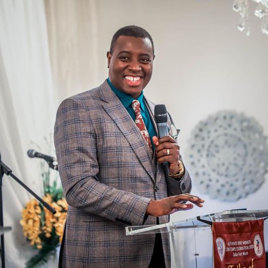 Apotre Paul Gitwaza yegujwe n'abo bashinganye Zion Temple,RGB ibitera utwatsi