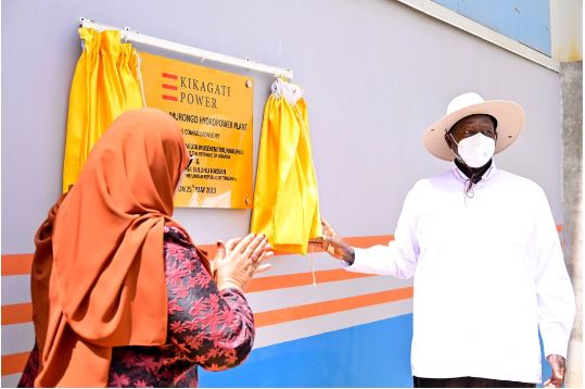 Perezida wa Uganda n'uwa Tanzaniya bamuritse igikorwa remezo bujuje